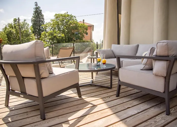 Loveroom & &rene Bed & Breakfast Trevoux